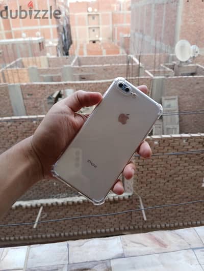 آبل - آيفون 8 بلس