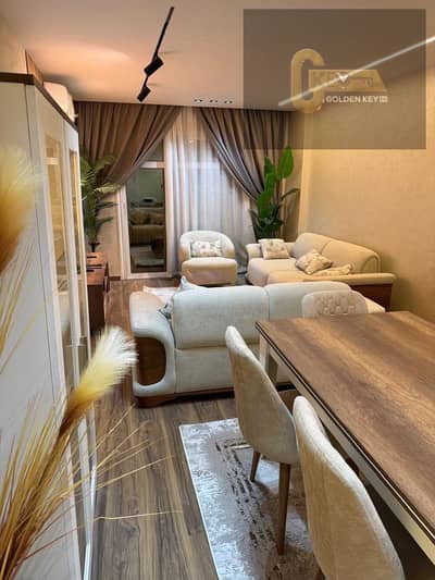 شقة فندقية أول سكن للإيجار في B7 مدينتي بإطلالة Open Garden View وفرش مودرن وتكييف كامل وقريبة من النادي والخدمات