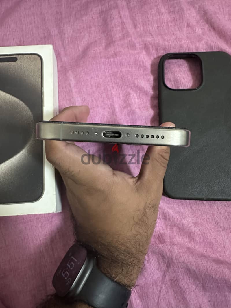 Apple - iPhone 15 Pro Max 8
