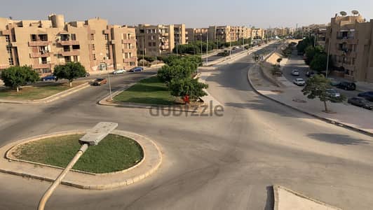 شقة سوبر لوكس للايجار في مدينة الشروق - فيو مفتوح على ميدان  كبير