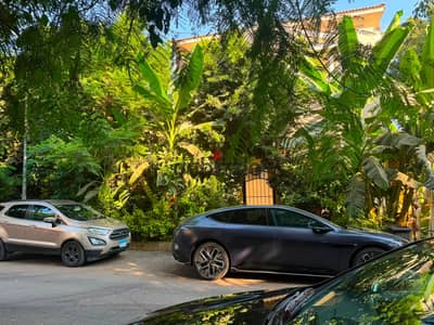 4-bedroom villa for sale (resale, immediate handover) in Maxim Compound, Fifth Settlement; located near Al Marasem Compound and the American Universit
