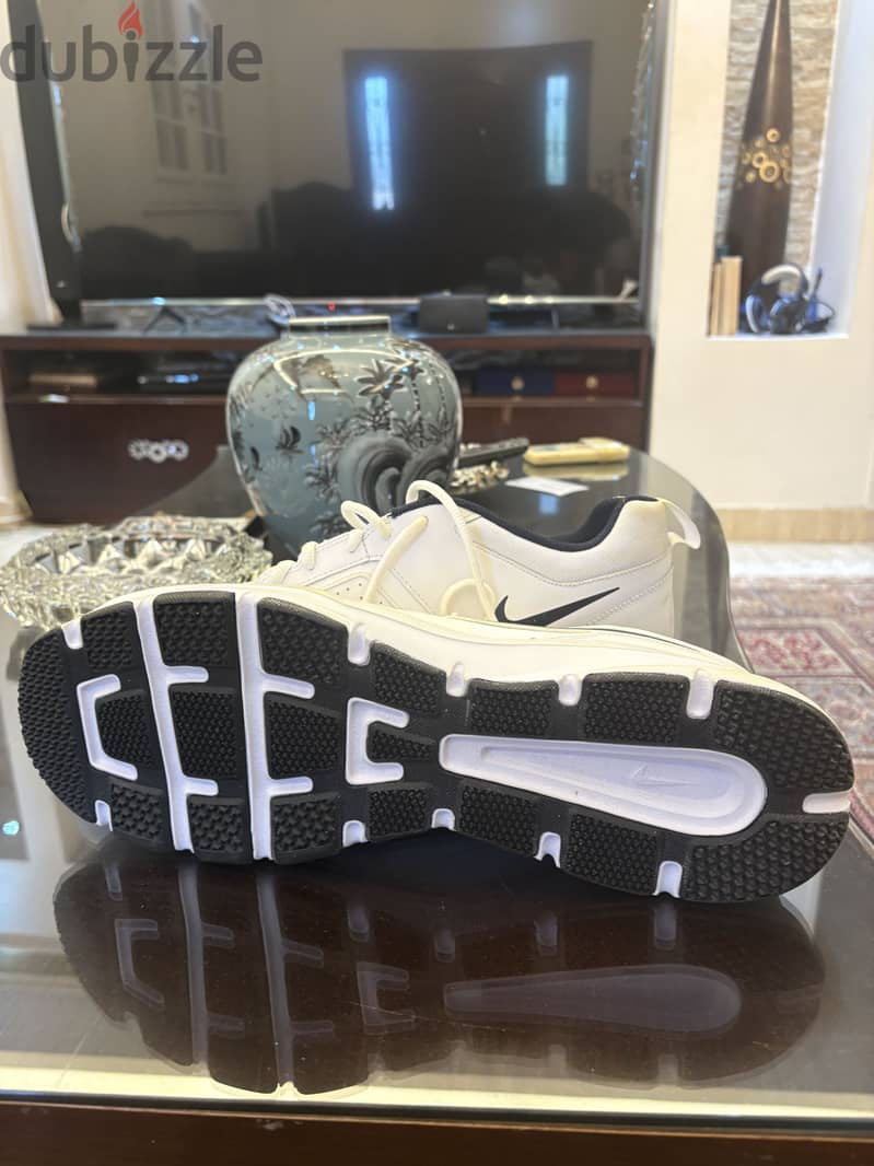 Nike T-Lite XI 5
