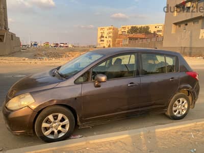 نيسان تيدا 2007 ماشيه ٣٠٠ الف كم هاتشباك