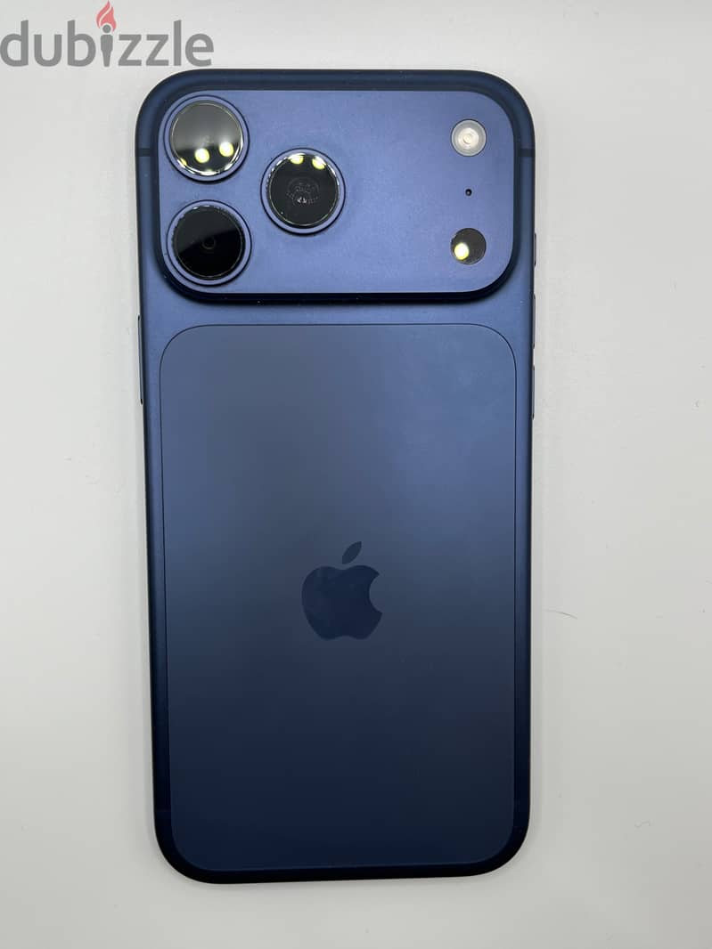 Apple - iPhone 17 Pro Max 1