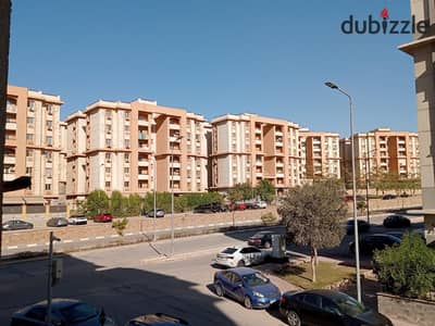 شقة استلام فوري جاردينا سيتي مدينة نصر زون 9 لوكيشن مميز جدا قريبا من كل الخدمات فيو مفتوح بحري صريح دور اول جاهزه للسكن والاستثمار جاهز تشتري اليجانت