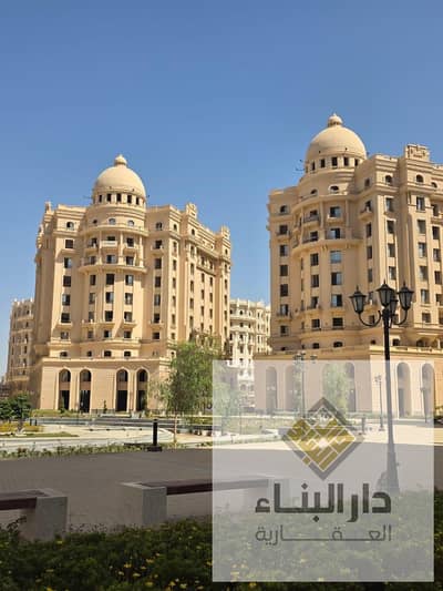 شقة متشطبة بالتكييفات بتقسيمة مميزة استلام فورى بالعاصمة الادارية الجديدة  بمنطقة الR5 بجوار الحى المالى و حى الوزارات بكمبوند نيو جاردن سيتي