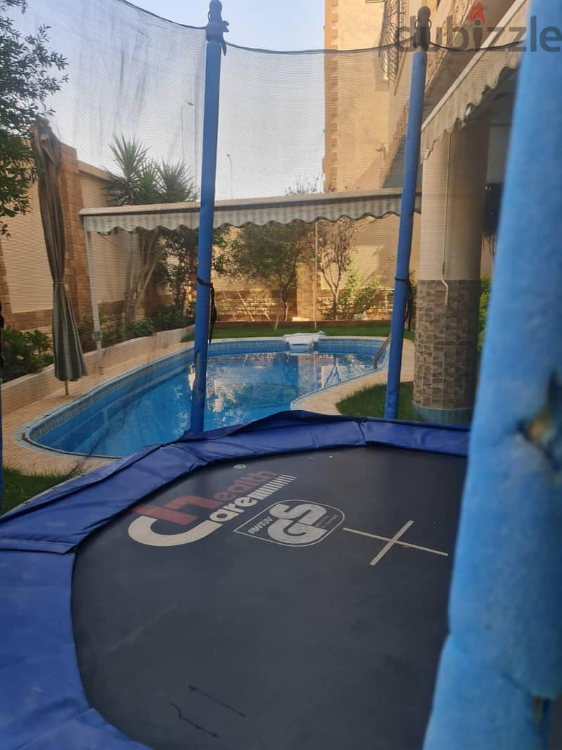 Trampoline for 6 kids capacity with additional Net 13
