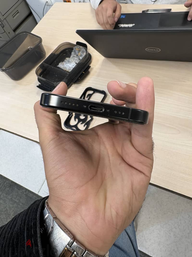 Apple - iPhone 16 Pro 2