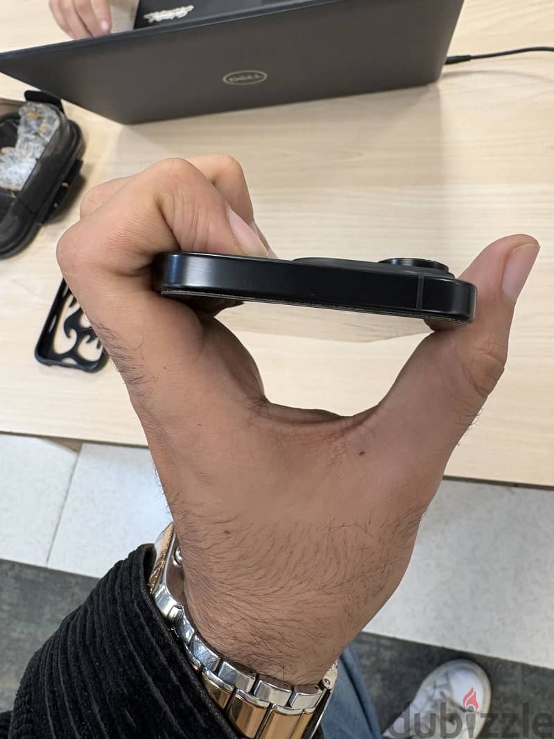 Apple - iPhone 16 Pro 3