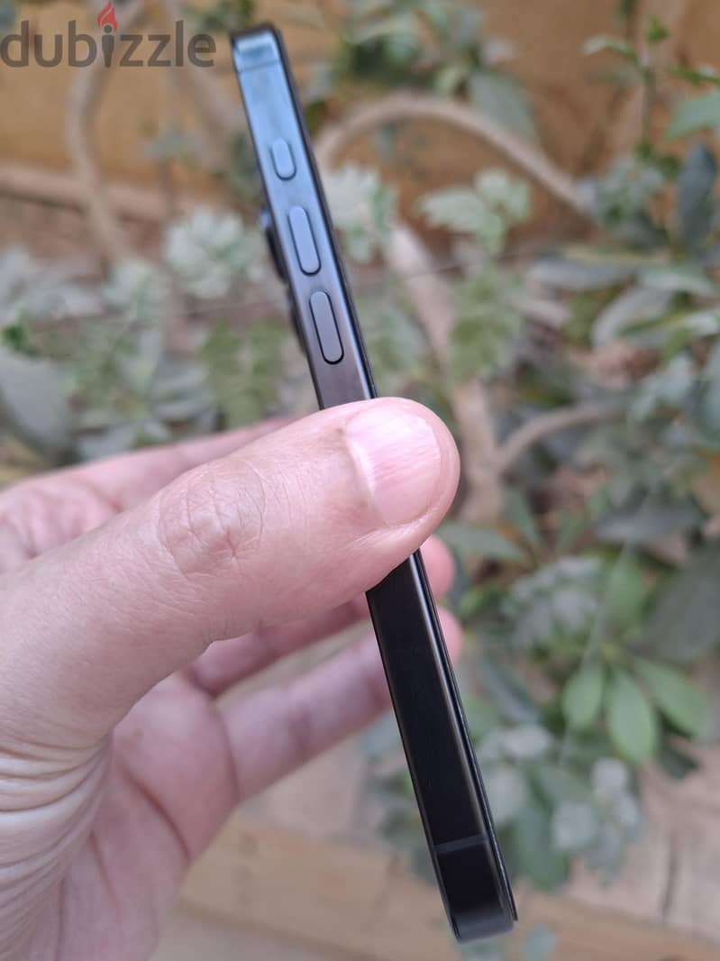 Apple - iPhone 16 Pro 2