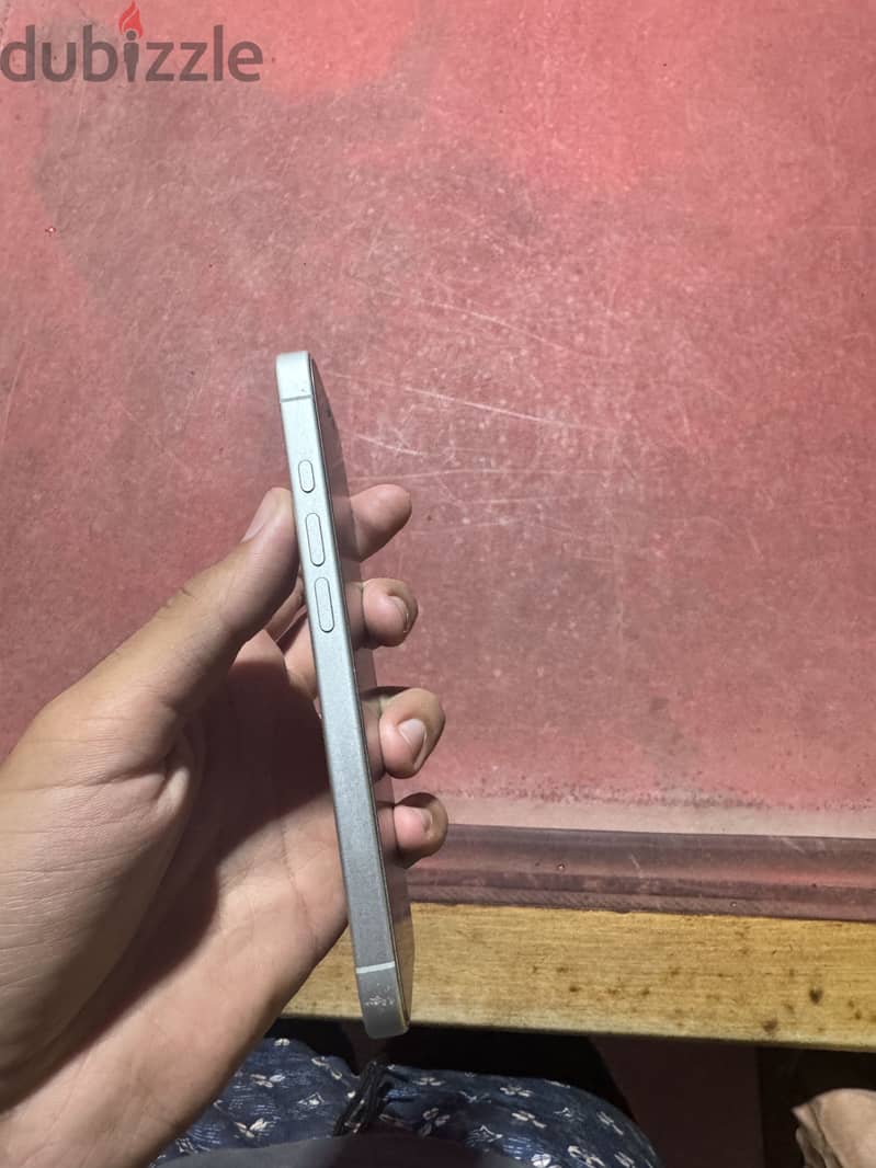 Apple - iPhone 17 4