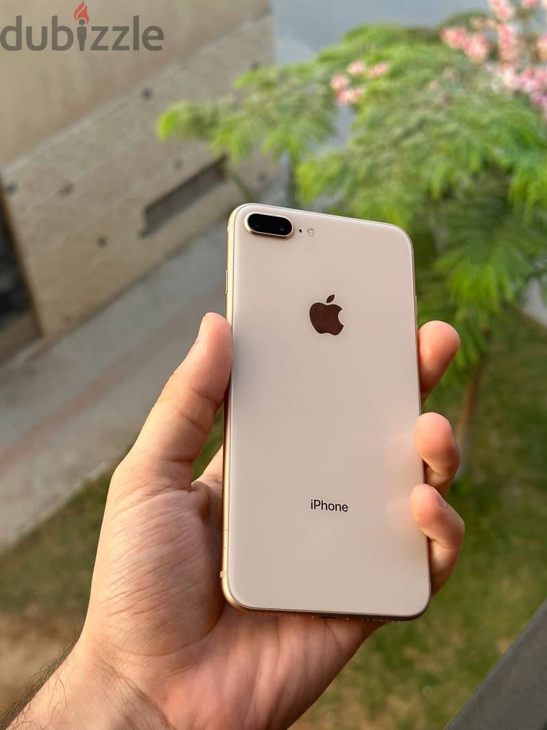 Apple - iPhone 8 Plus 1