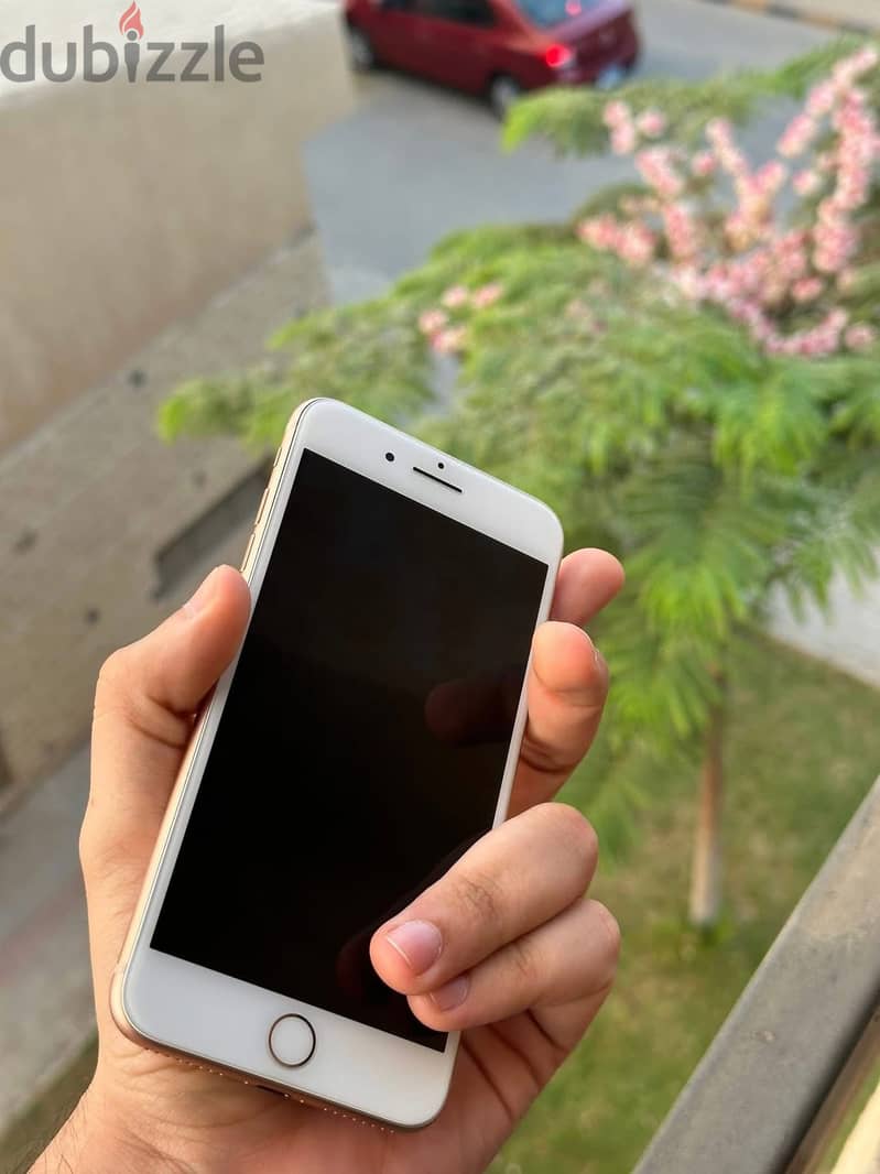 Apple - iPhone 8 Plus 3