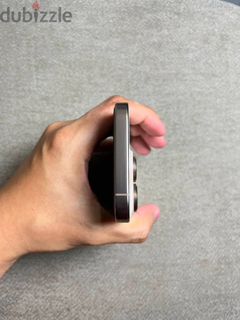 Apple - iPhone 16 Pro 3