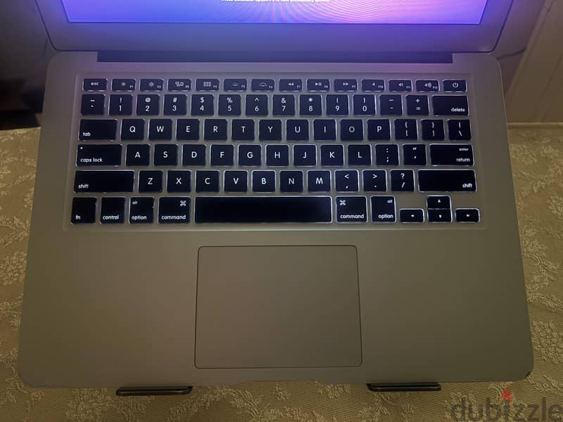 Apple MacBook Air 13" (2017) 2