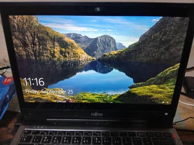 Fujitsu laptop بيتقلب Tablet