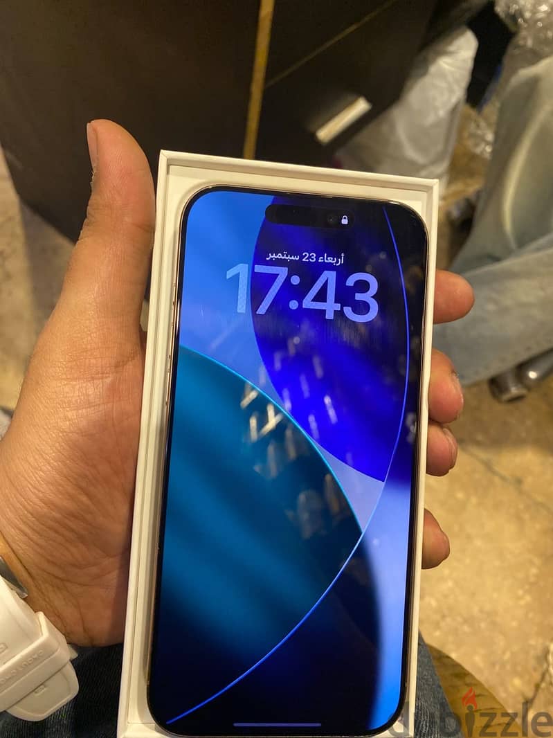 Apple - iPhone 16 Pro Max 1