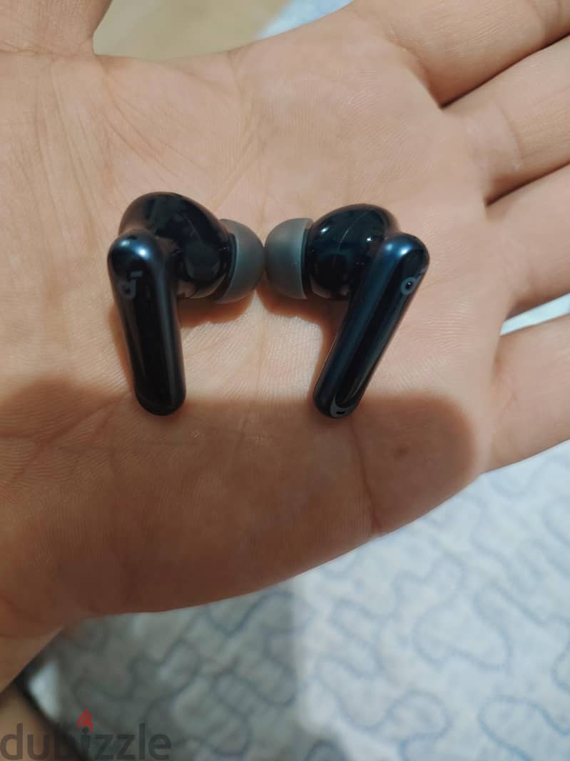 Anker Soundcore P40i 1