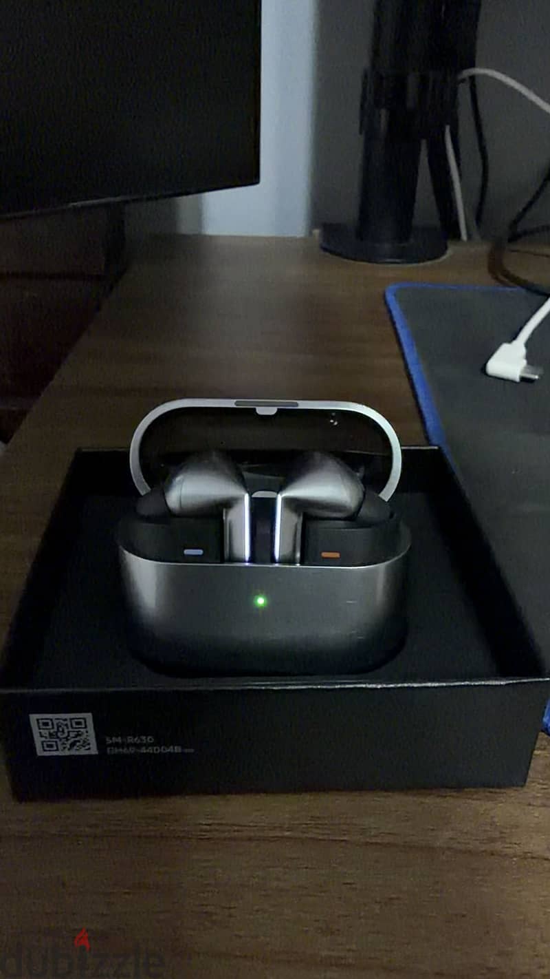 Samsung Galaxy Buds3 Pro – Silver 1