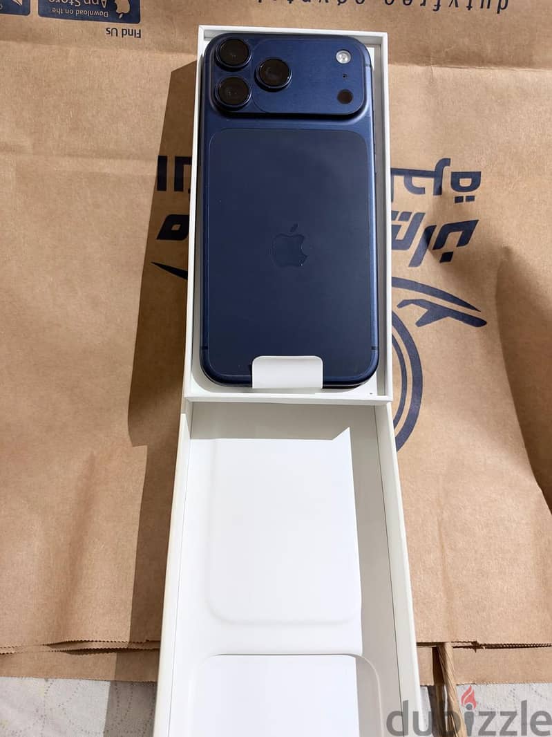 Apple - iPhone 17 Pro Max 1