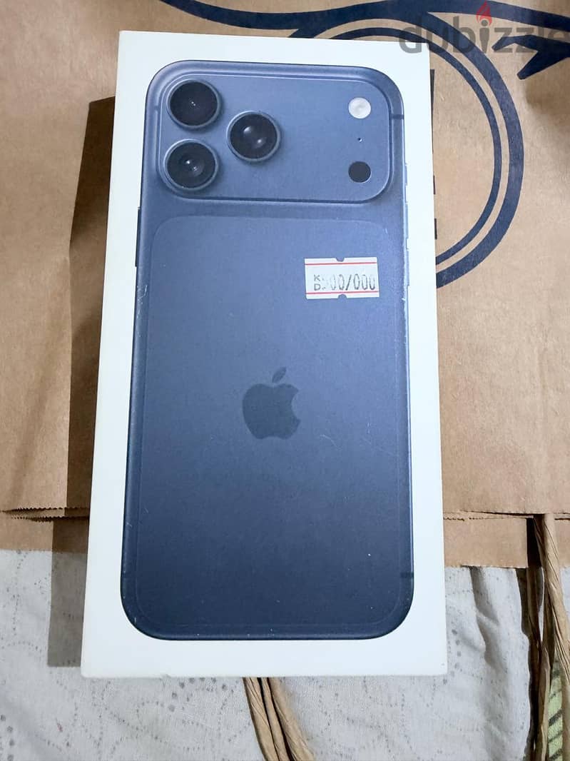 Apple - iPhone 17 Pro Max 2