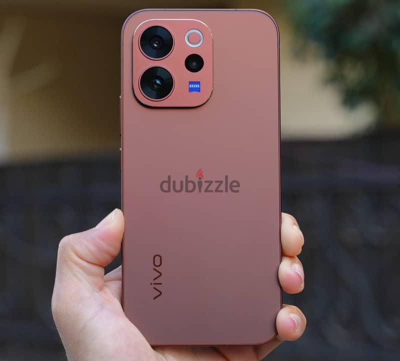 Vivo V70 5G 1