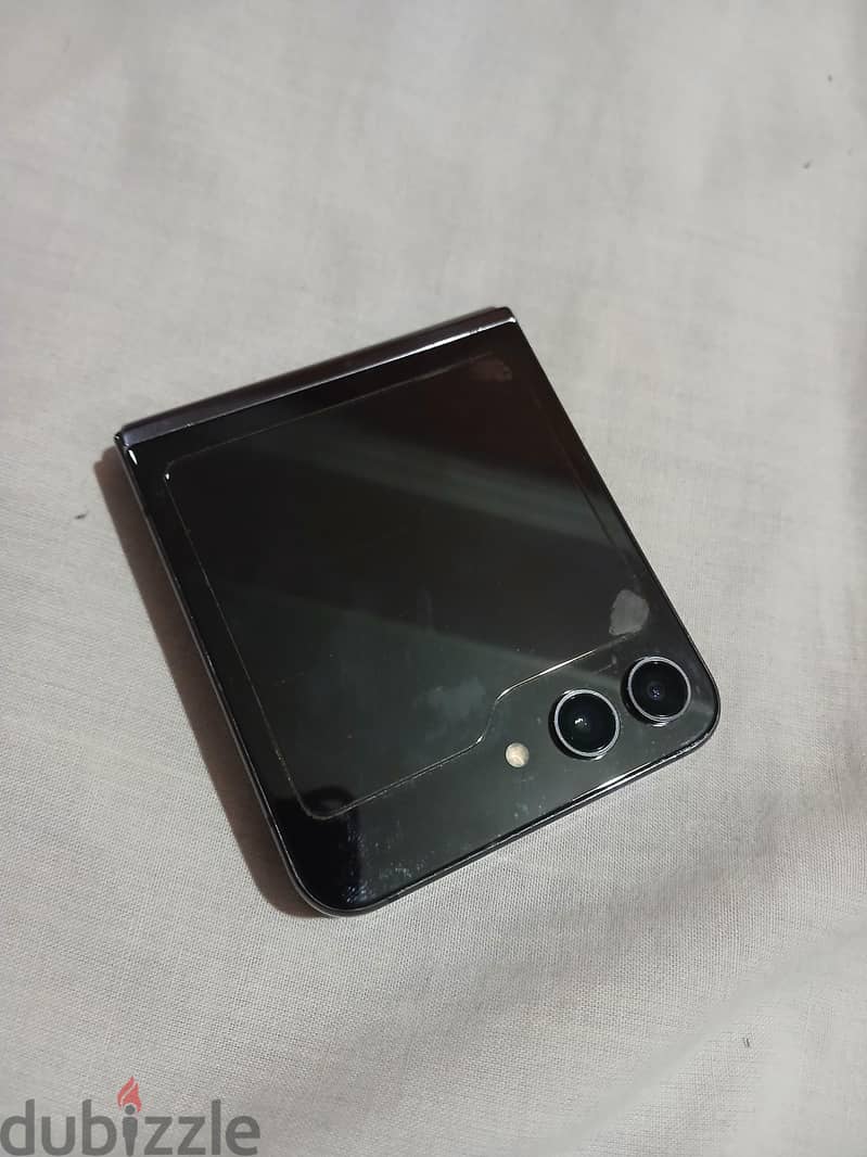 Samsung Z Flip 5 2