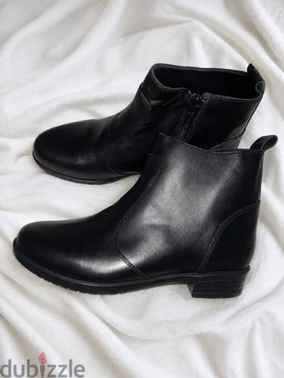 Half boot