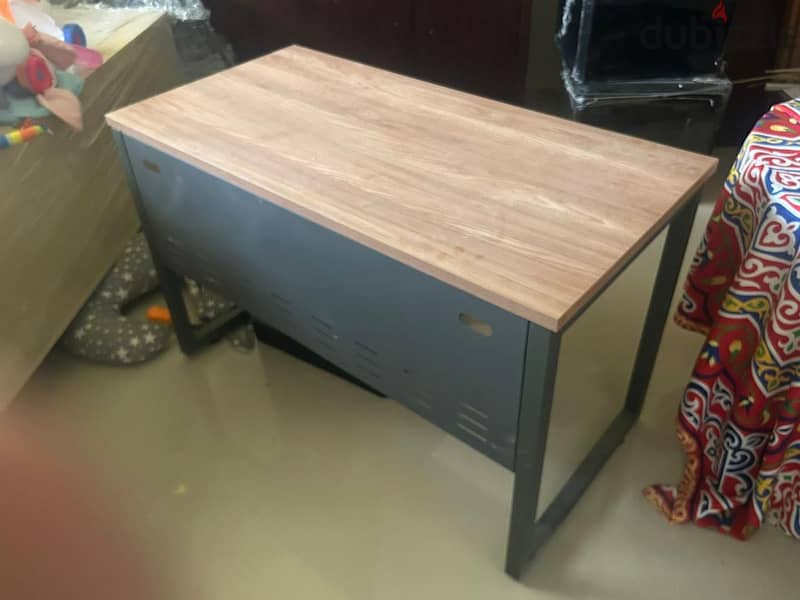 Office furniture 1
