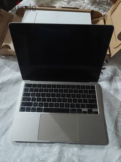 MacBook Air M3 – 16GB RAM / 256GB SSD – Excellent Condition, Full Box