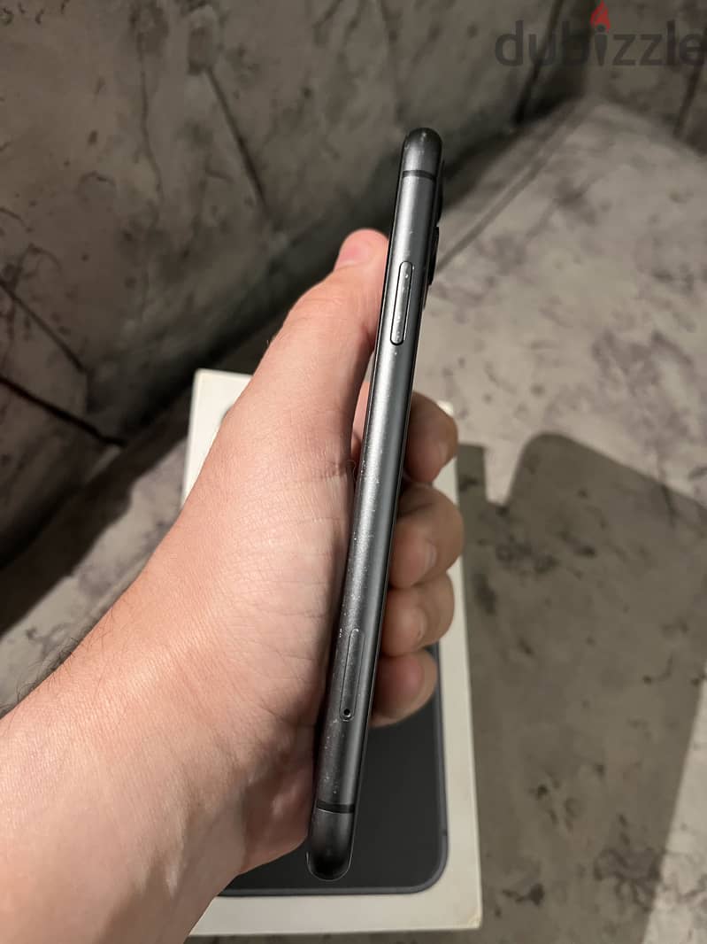 Apple - iPhone 11 6