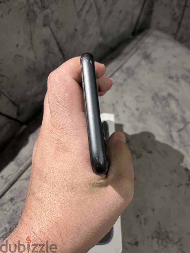 Apple - iPhone 11 7