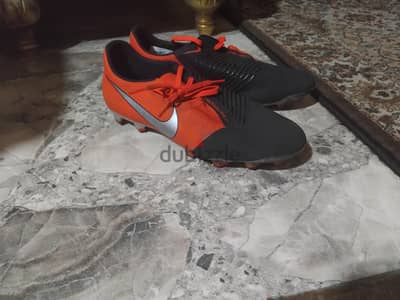 جزمة كورة nike phantom