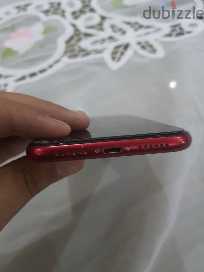 Apple - iPhone XR 4