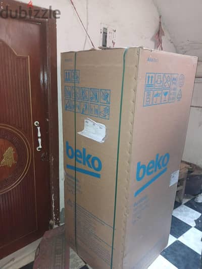 تلاجه بيكو  367لتر  اسود نوفروست  فريزير علوي