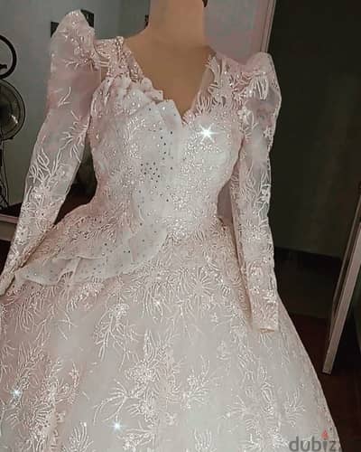 فساتين سواريه وزفاف واطفال للبيع