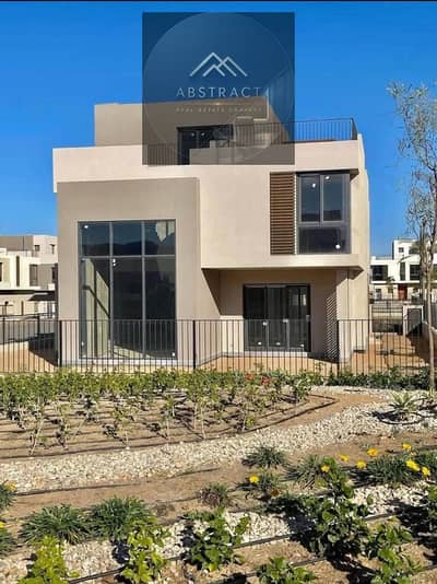 With a 64% discount, a fully finished USL town house villa for sale + Private Pool in New Cairo near Hyde Park Al Tagamoa Palm Hills and minutes fro