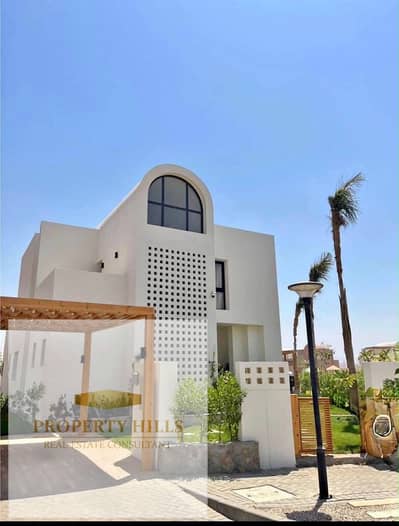 Fully finished villa direct on the marina for sale in el gouna Ready to for Viewing – over looking the view with best discount  • Unit Type: town villa • Built-up Area: 160m² • Location: El Gouna – Red Sea • Status: Ready for viewing  Project Features:  P