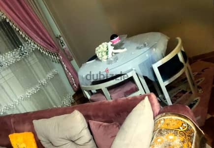 ترابيزه مودرن متداخله اربع كراسي