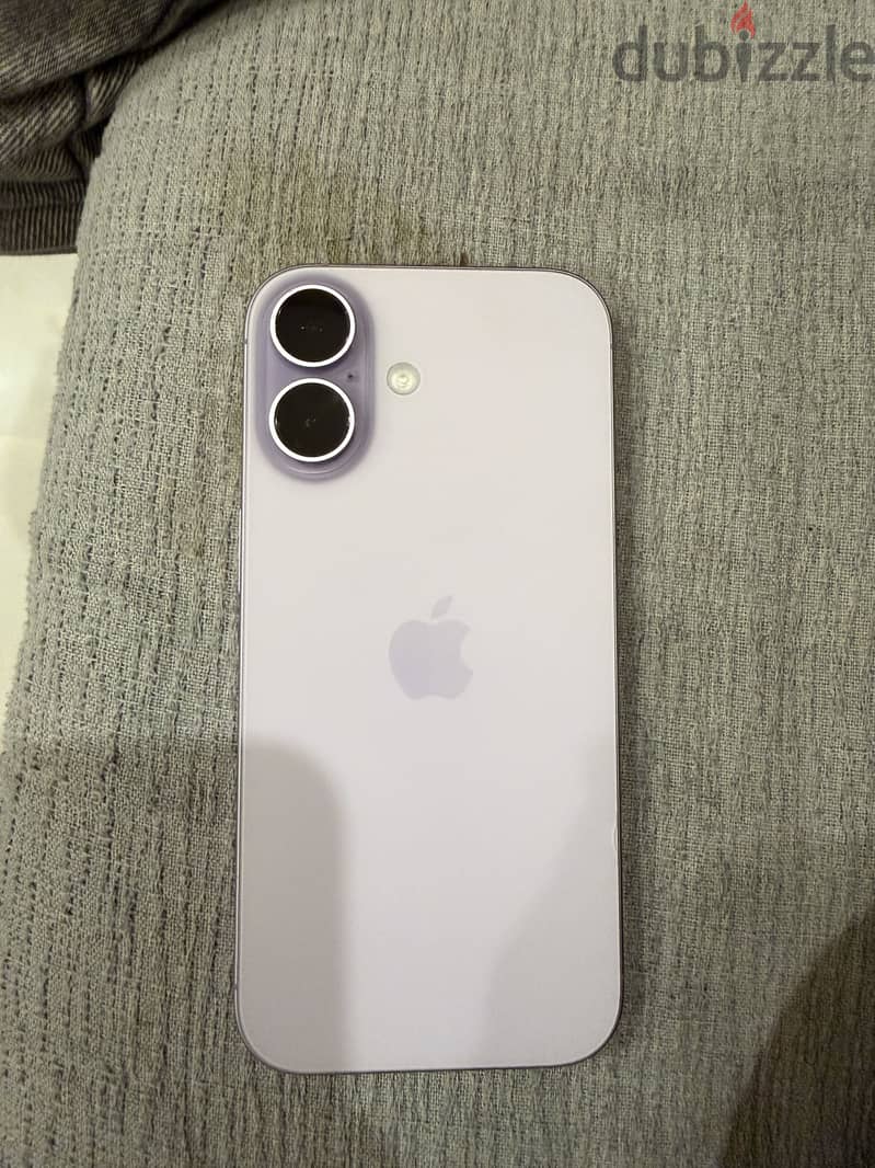Apple - iPhone 17 4