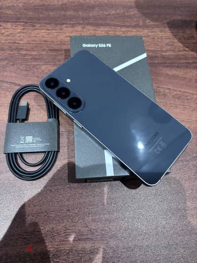 Samsung Galaxy S26FE استخدام ٦ ايام ضمان محلي سنتين و تامين اضافي