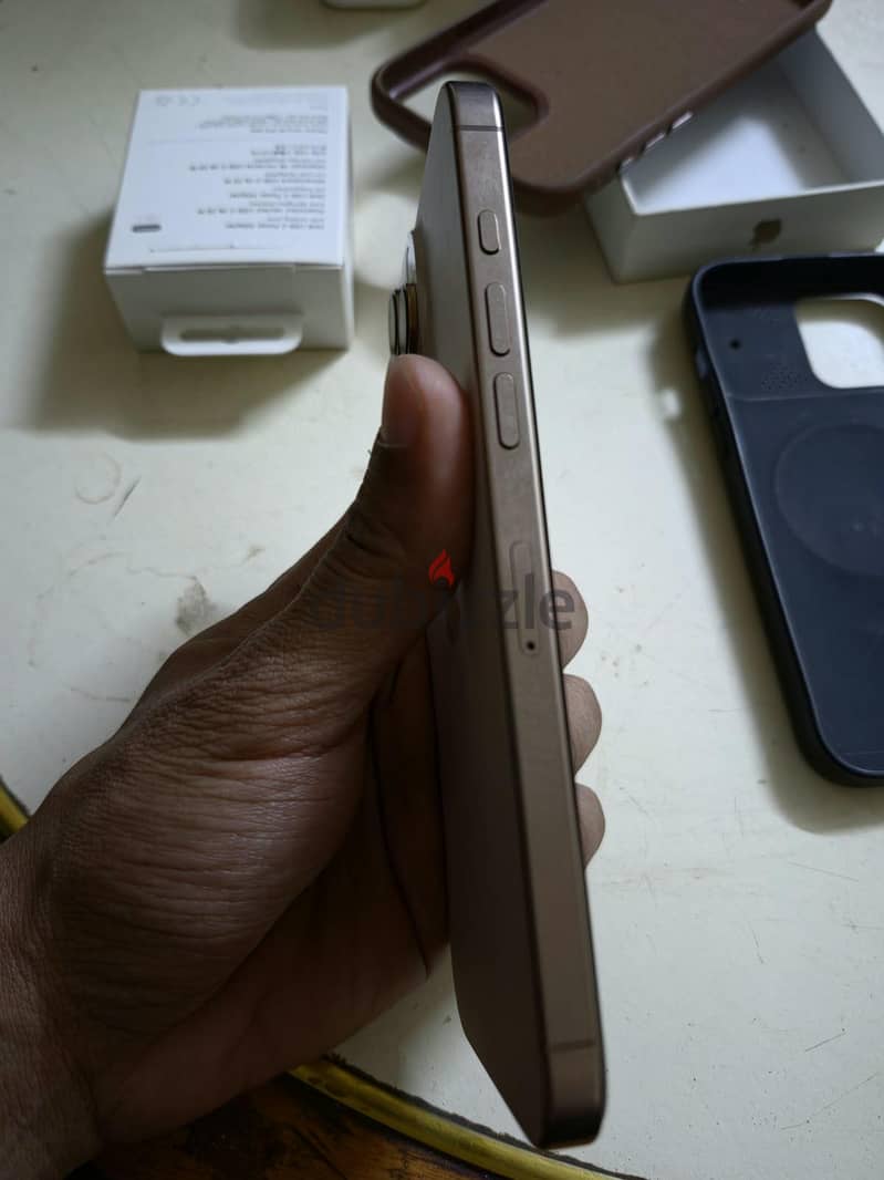 Apple - iPhone 16 Pro Max 9
