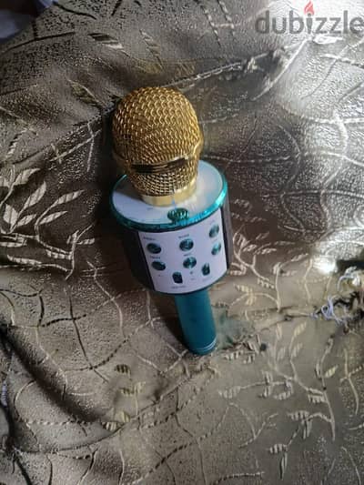 mic and ipod للبيع