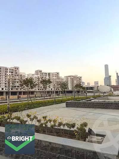 استلم شقتك بخصم 50%  واستلام فوري | شقه 380م متشطبة بالكامل وفيو مباشر  على Iconic Tower |  في جادي بارك