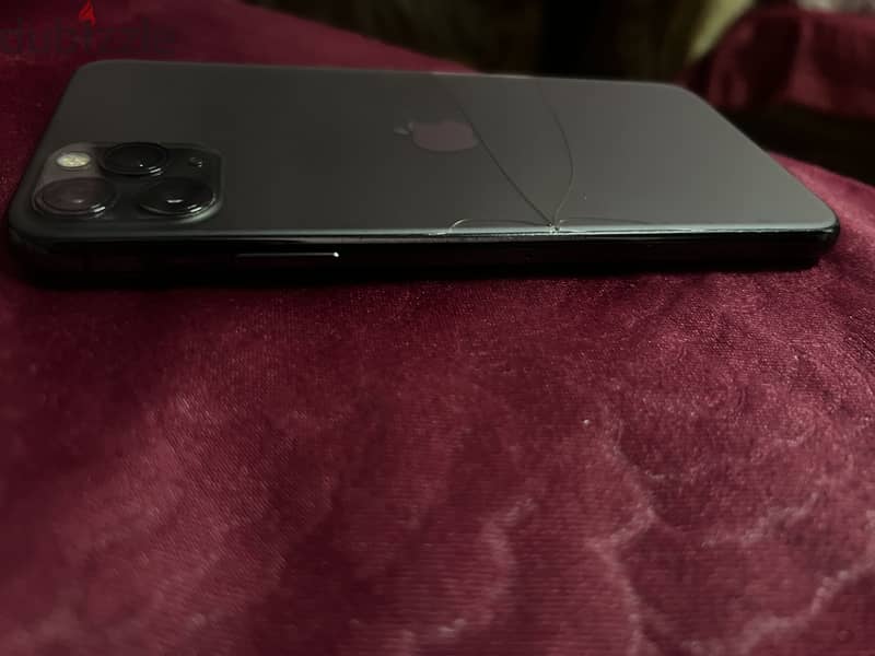Apple - iPhone 11 Pro Max 2