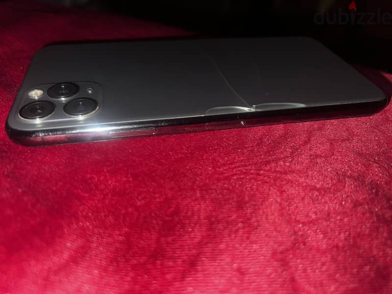 Apple - iPhone 11 Pro Max 3