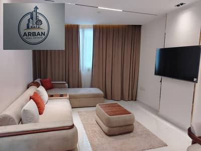 للإيجار استوديو مفروش فندقي في كمبوند وان قطاميه موقع راقي و مميز