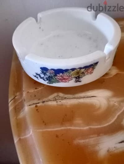طفاية بورسلين فرنساوي ومختومه