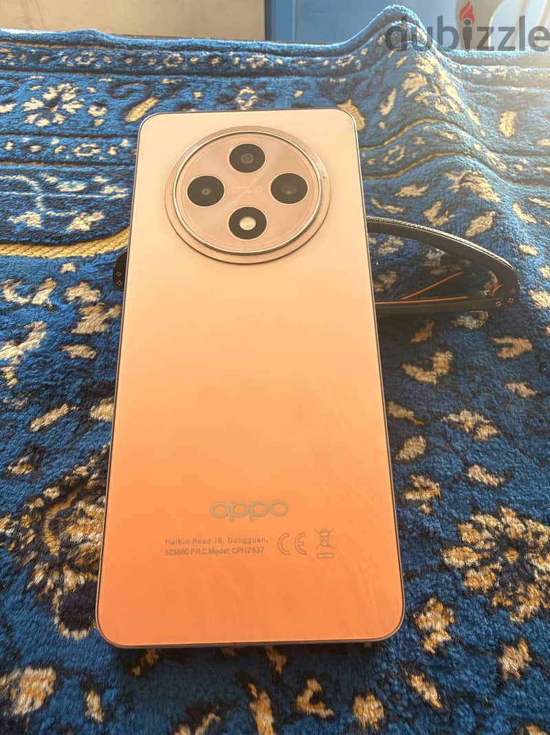 OPPO Reno12 F 4