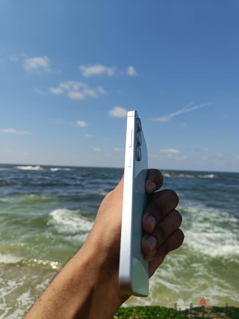 Samsung galaxy S24 FE 1